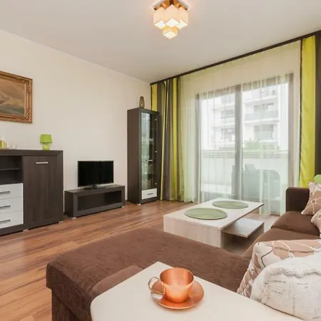 Platan Apartment *