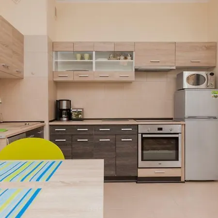 Platan Apartment *