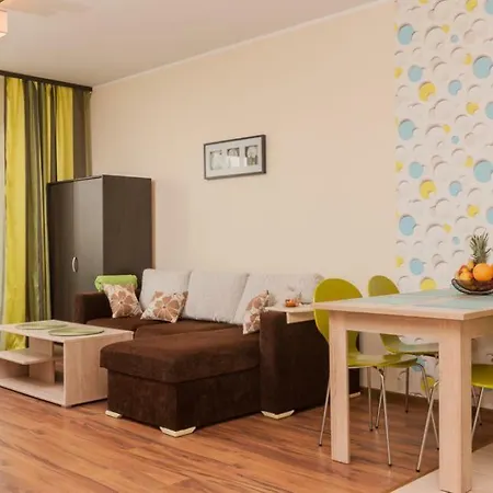 Platan Apartment *